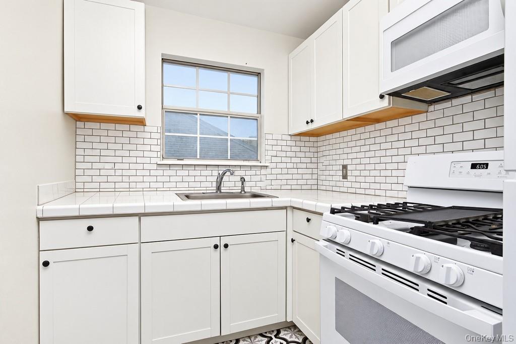 22 Lexington Hill Unit: 3