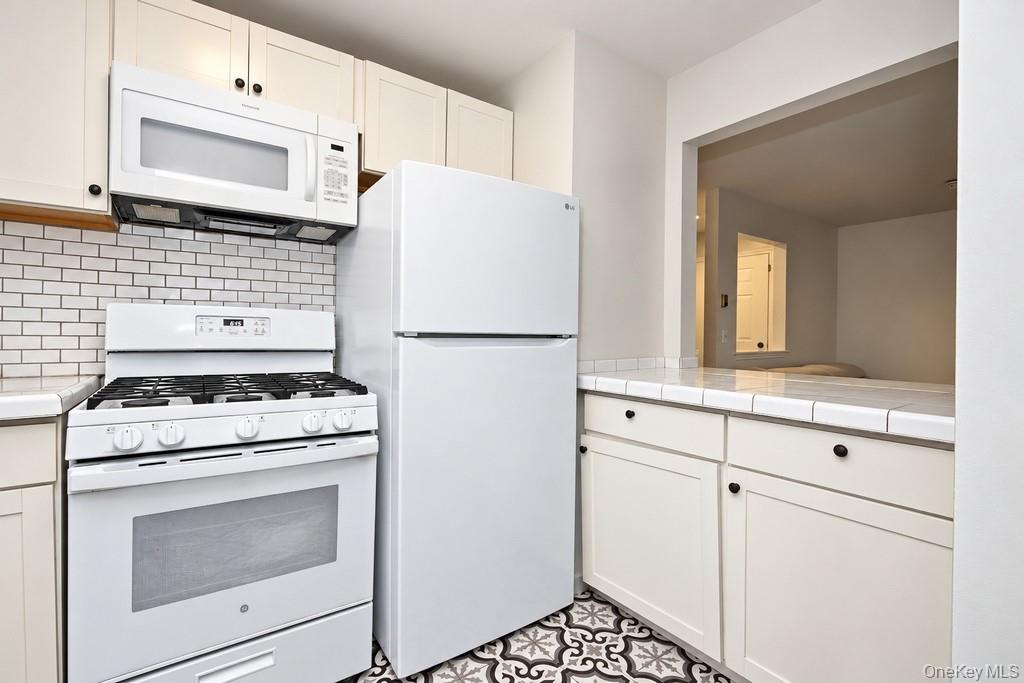 22 Lexington Hill Unit: 3
