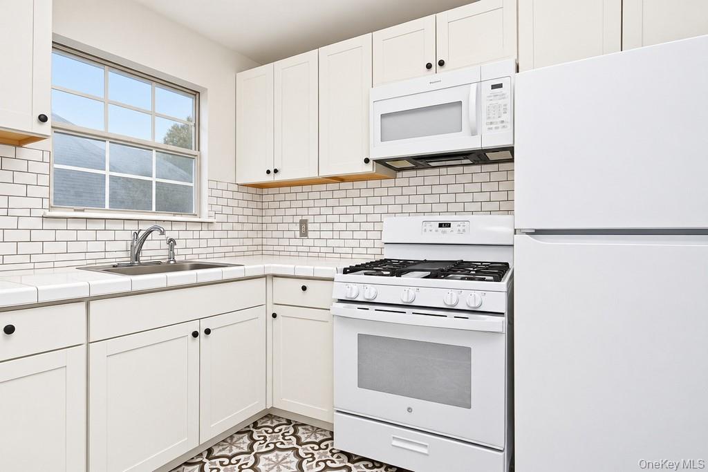 22 Lexington Hill Unit: 3