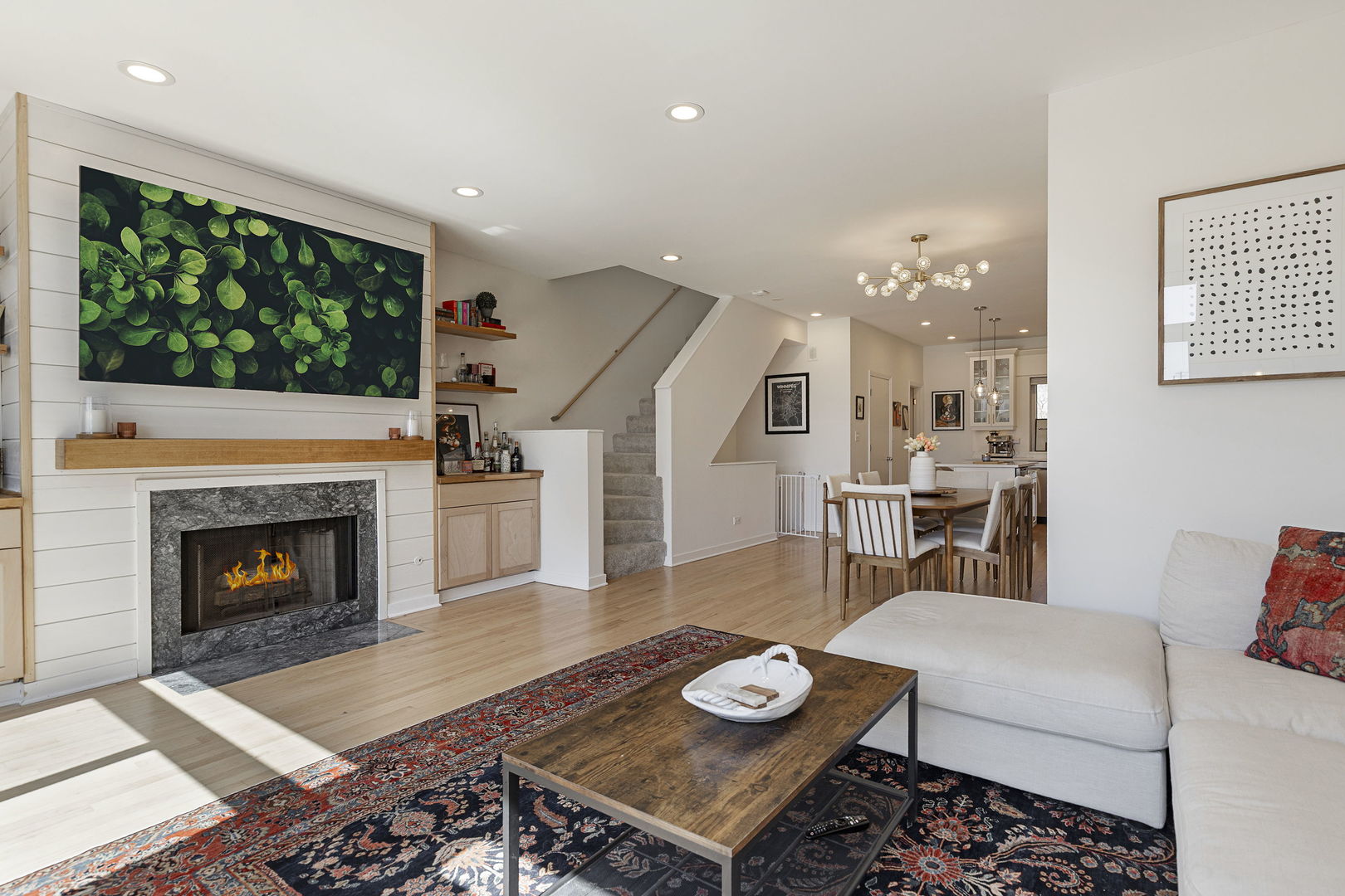 1830 N Winchester Avenue Unit: 105