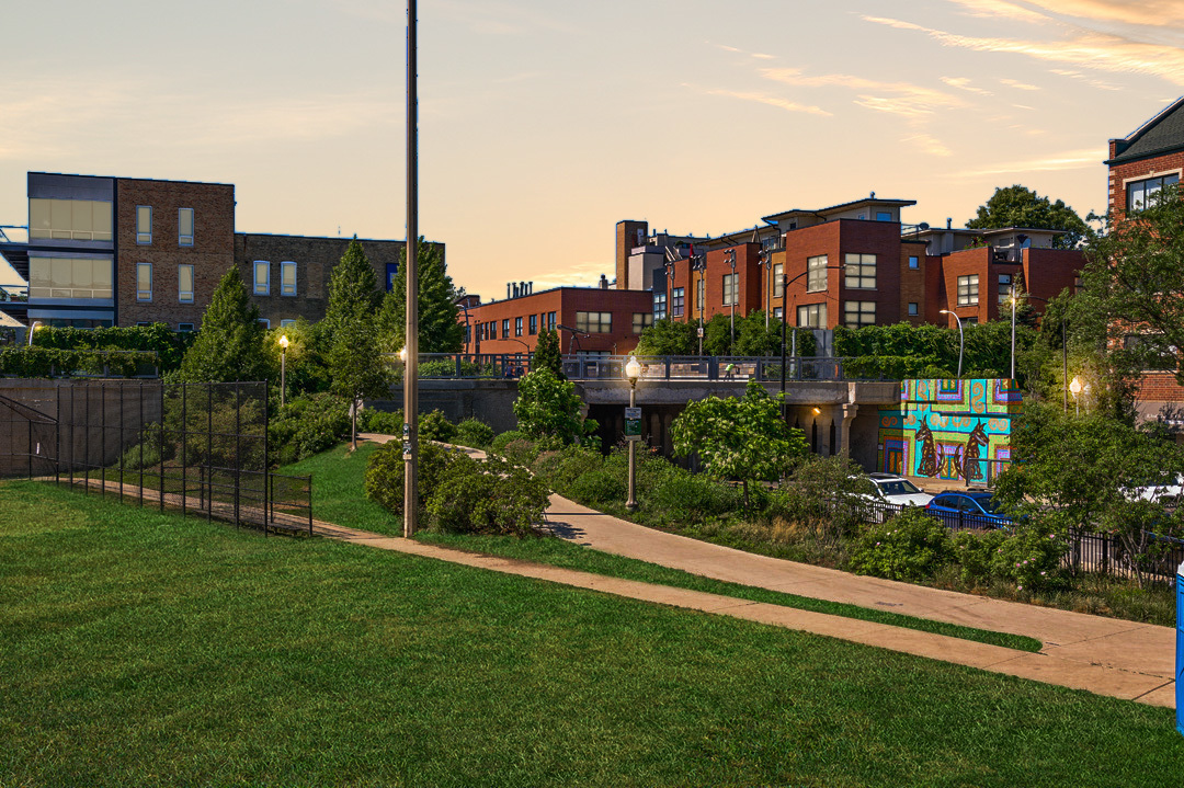 1830 N Winchester Avenue Unit: 105