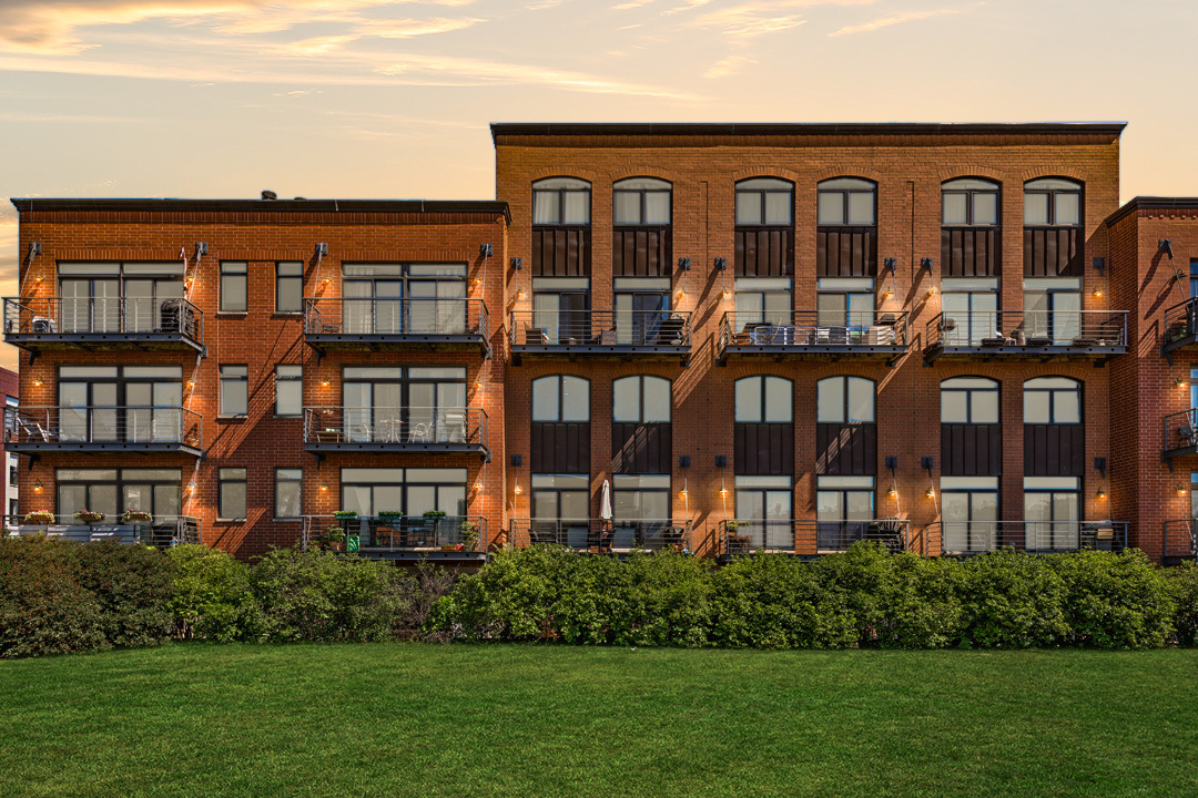 1830 N Winchester Avenue Unit: 105