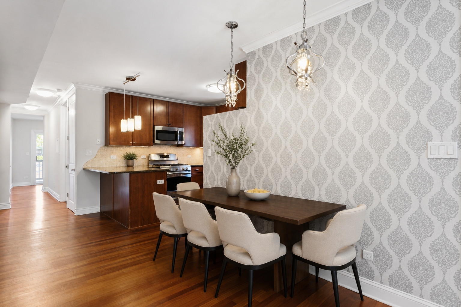 1744 W HENDERSON Street Unit: 2