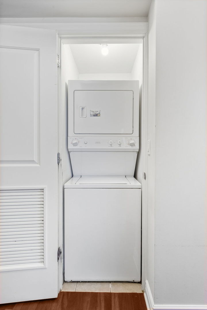 1744 W HENDERSON Street Unit: 2