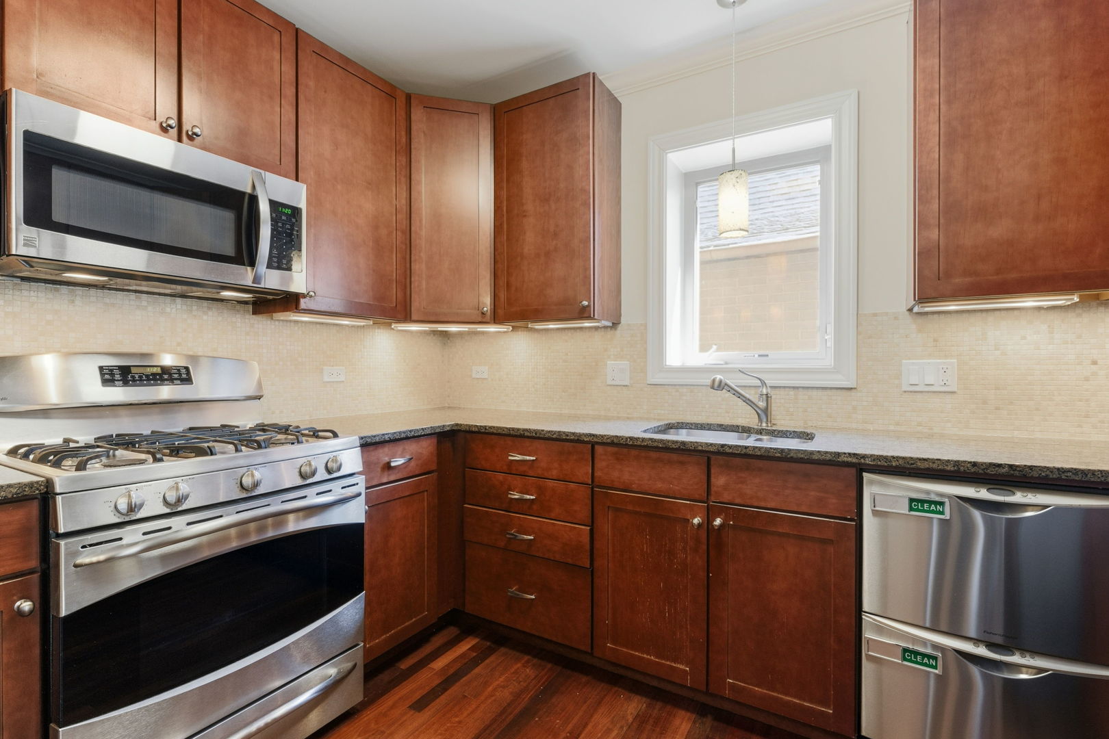 1744 W HENDERSON Street Unit: 2