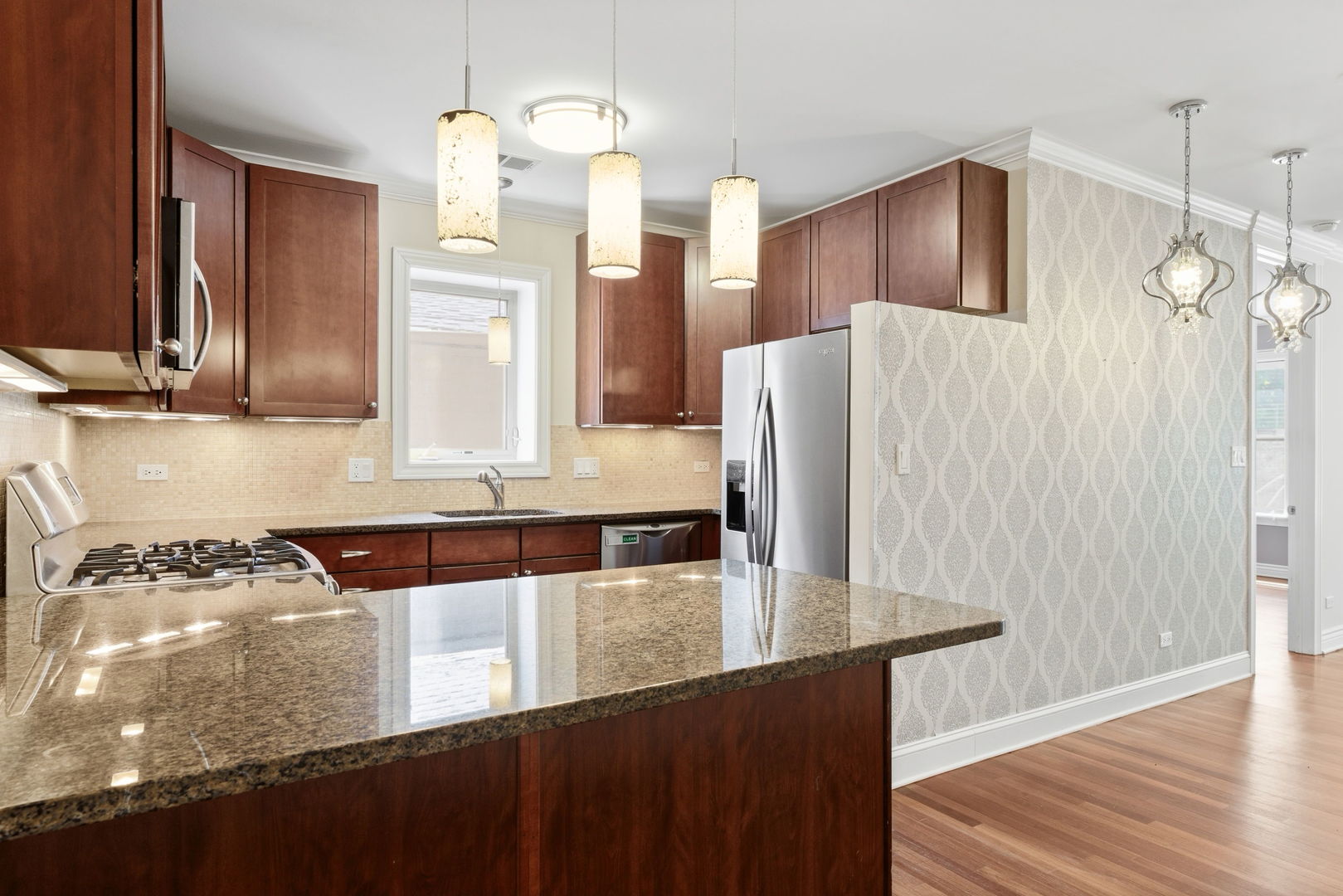 1744 W HENDERSON Street Unit: 2