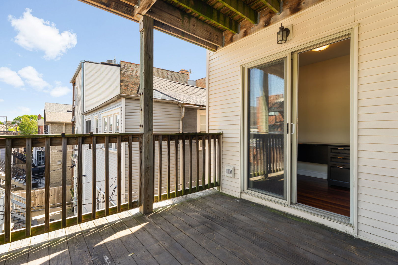 1744 W HENDERSON Street Unit: 2