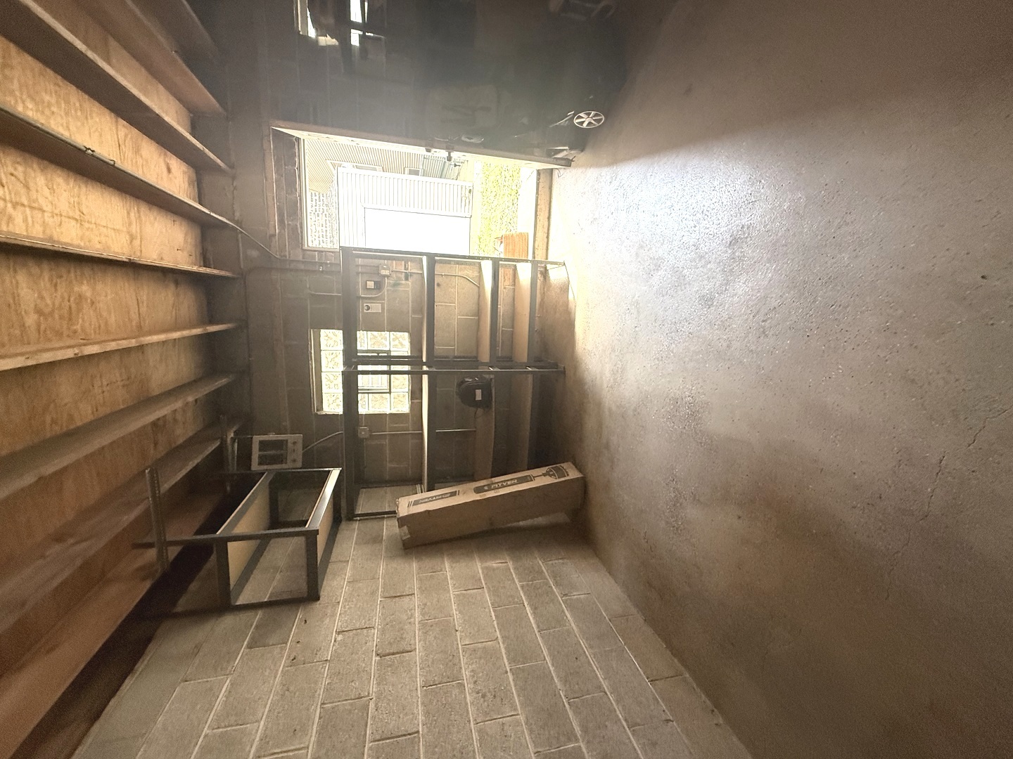 1744 W HENDERSON Street Unit: 2