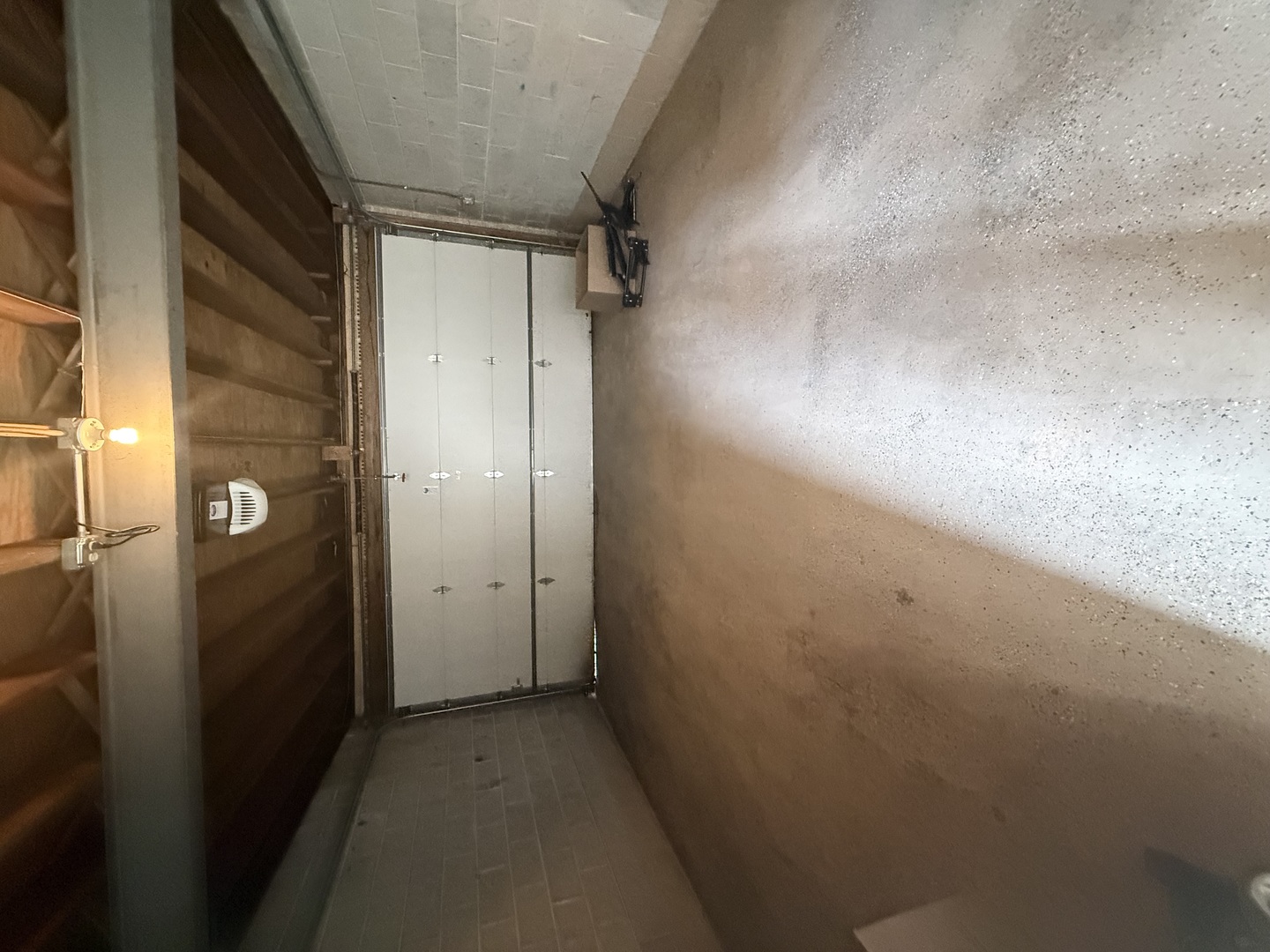 1744 W HENDERSON Street Unit: 2