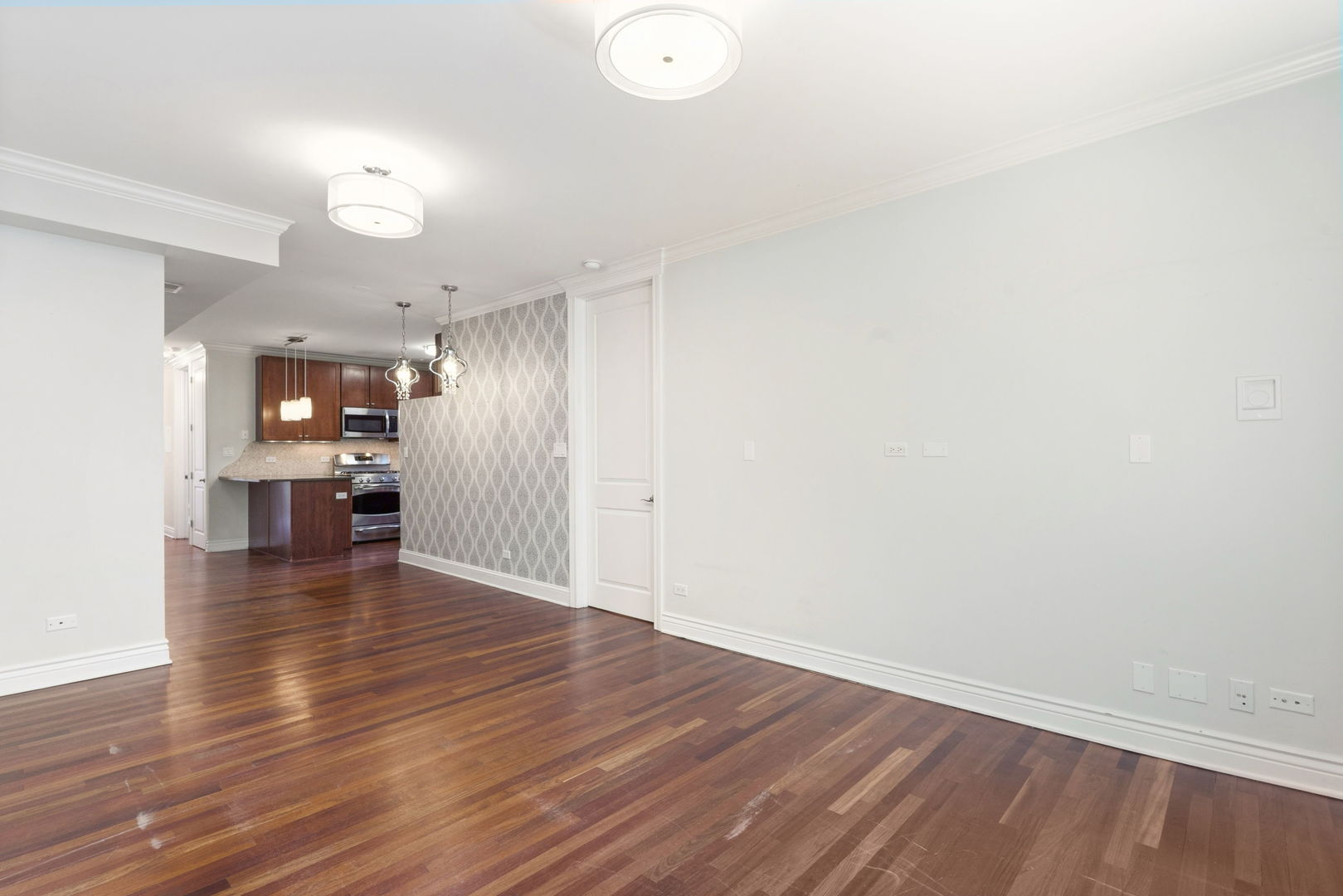 1744 W HENDERSON Street Unit: 2