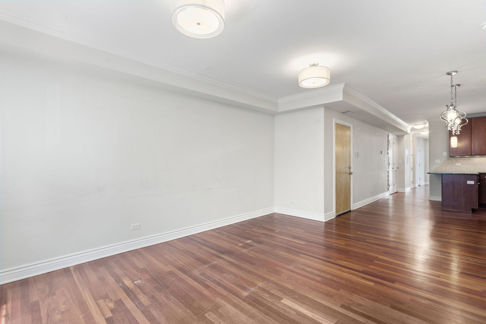 1744 W HENDERSON Street Unit: 2