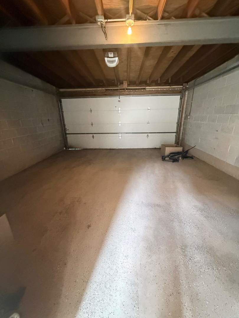 1744 W HENDERSON Street Unit: 2