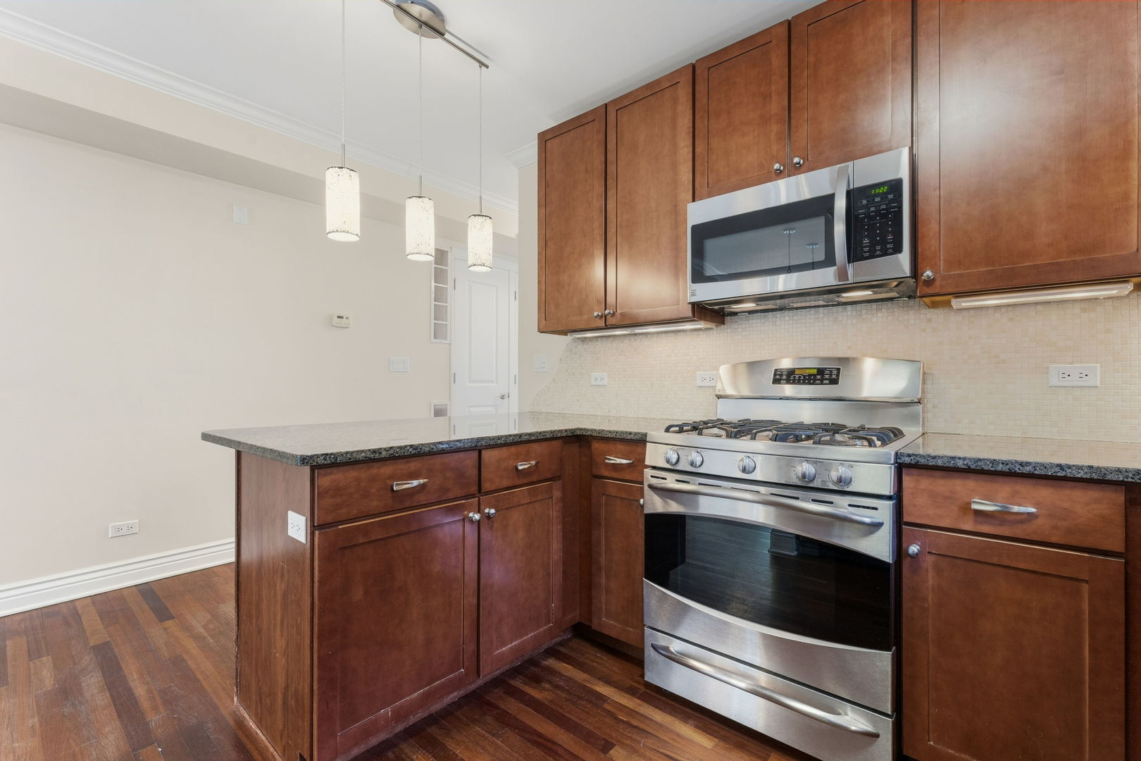 1744 W HENDERSON Street Unit: 2
