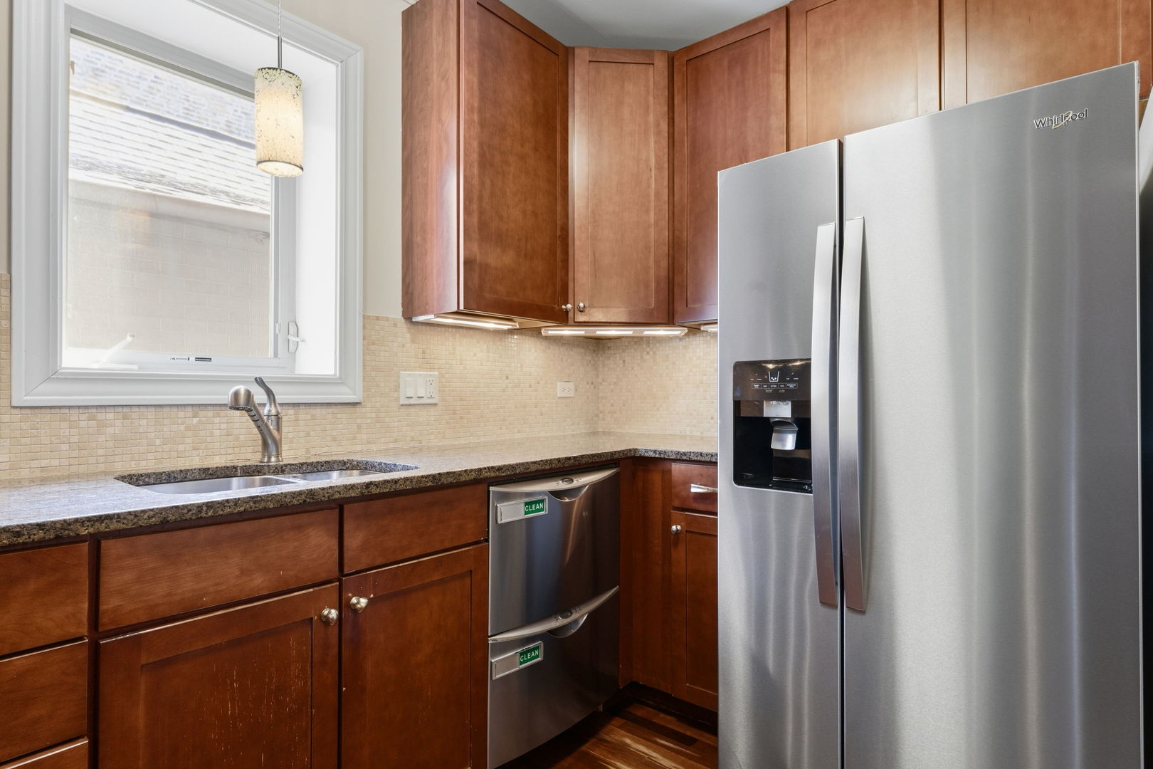 1744 W HENDERSON Street Unit: 2
