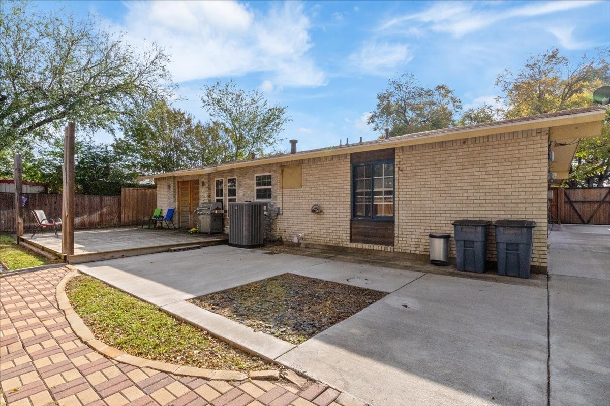 1113 Edwards Court S