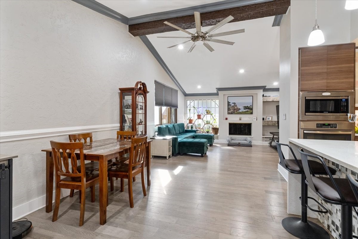 1113 Edwards Court S