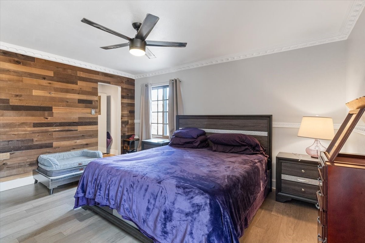 1113 Edwards Court S