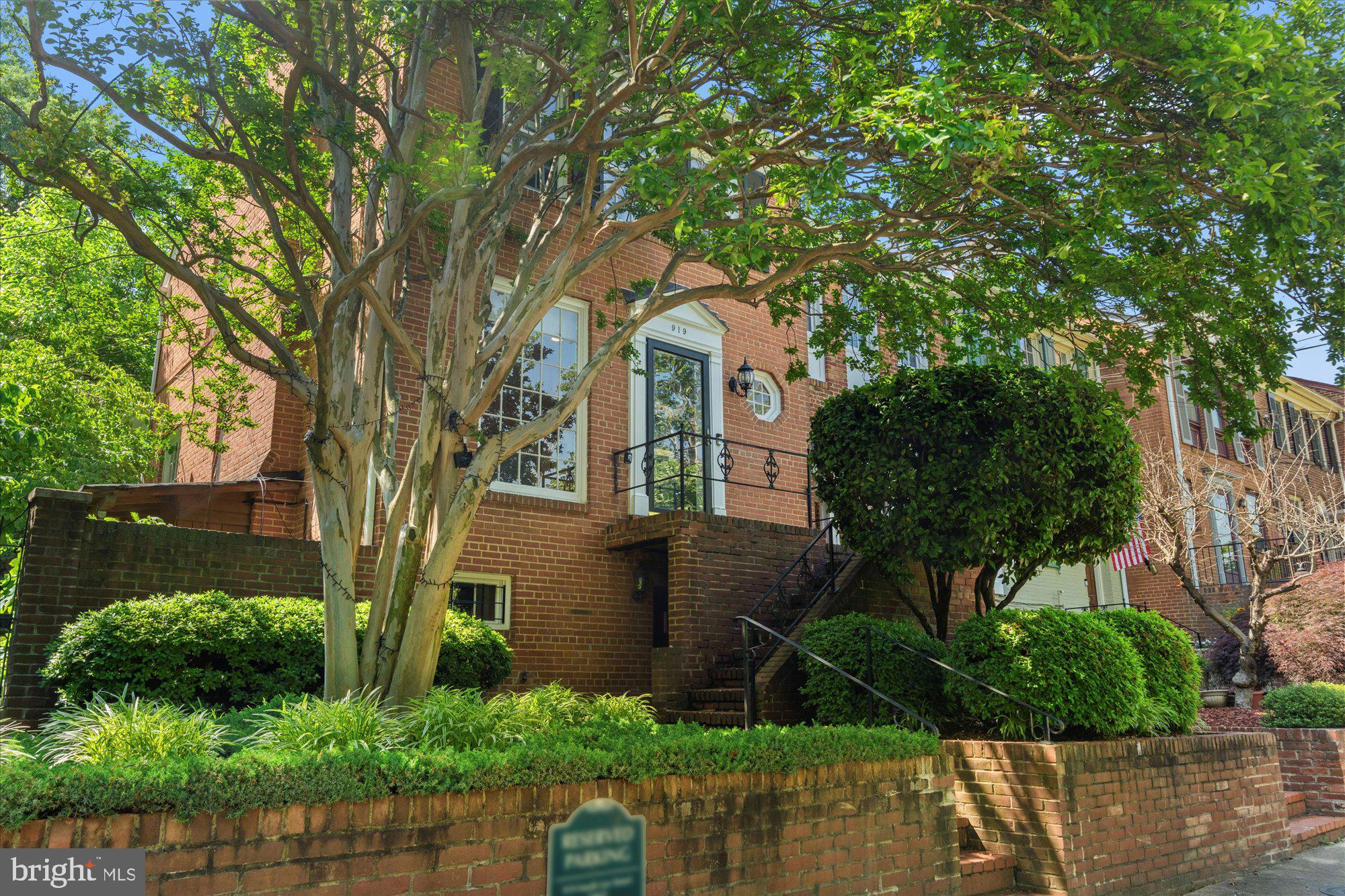 919 S LEE STREET