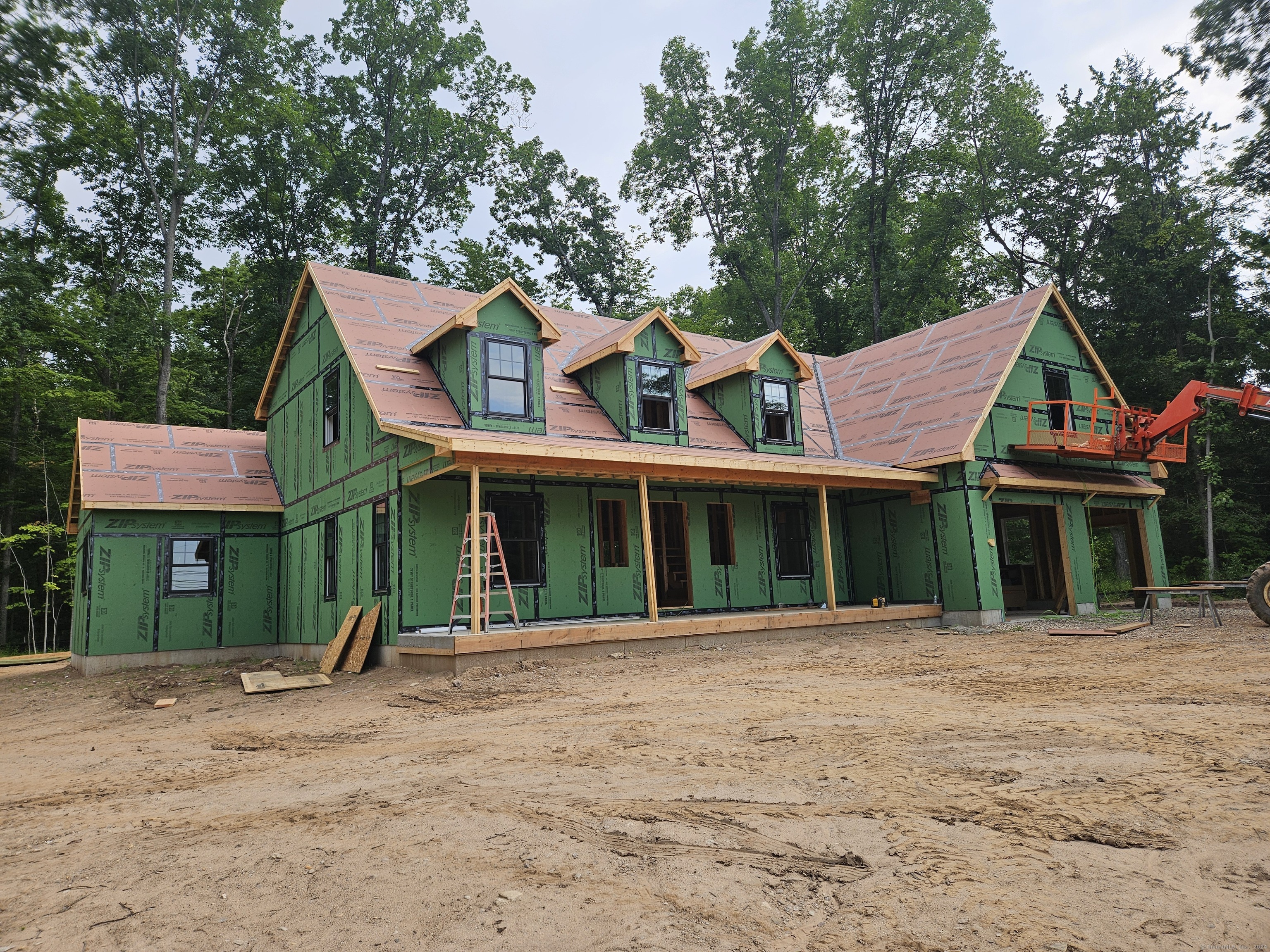 180 Center Road