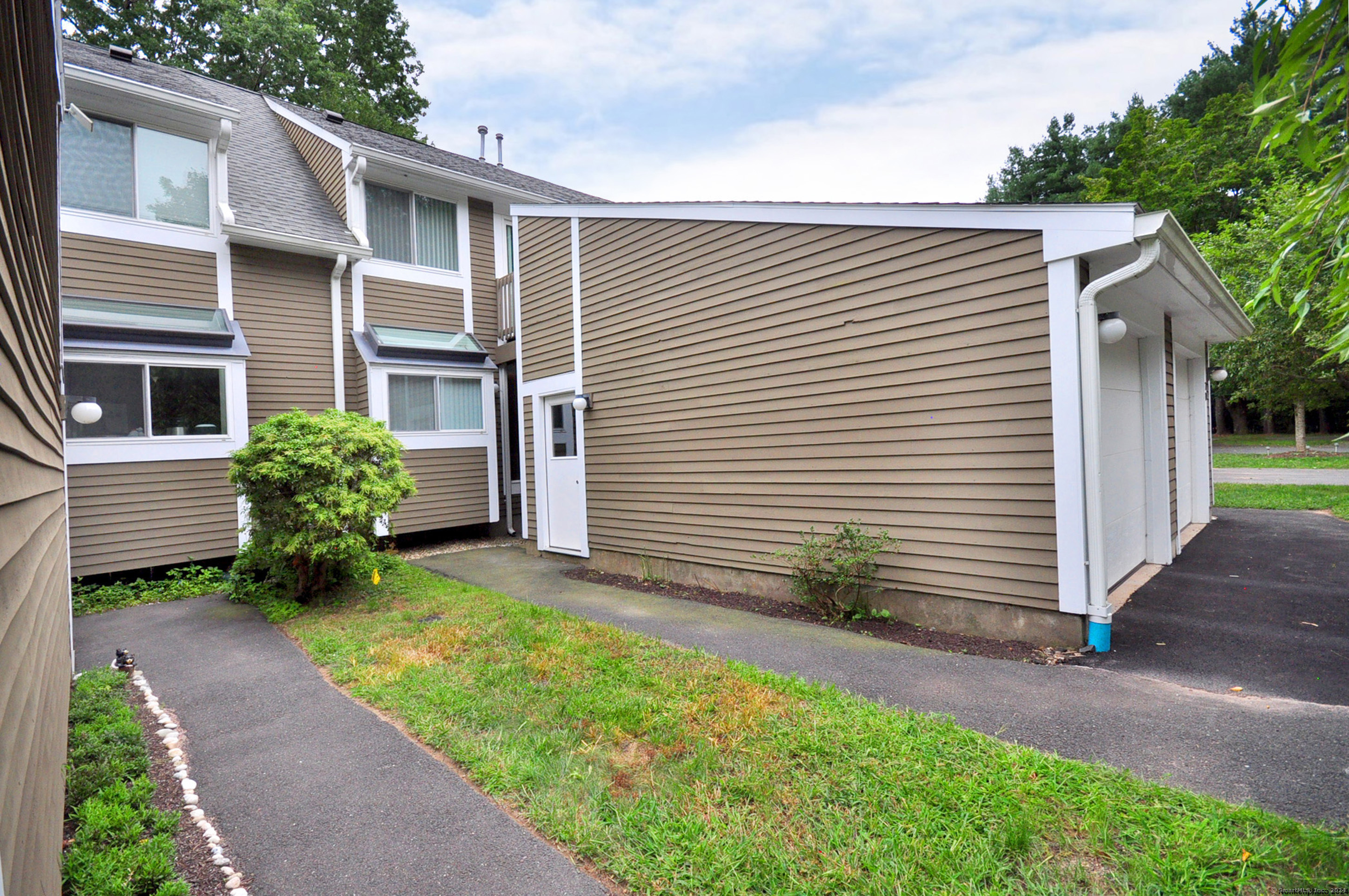 126 Hopmeadow Street APT 7C