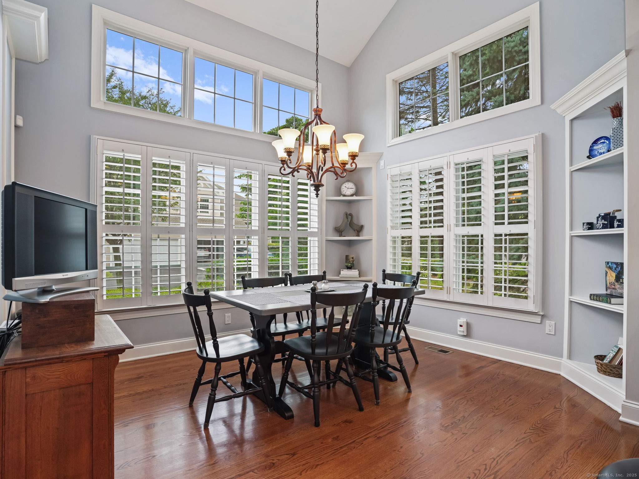 7 Regency Circle 7