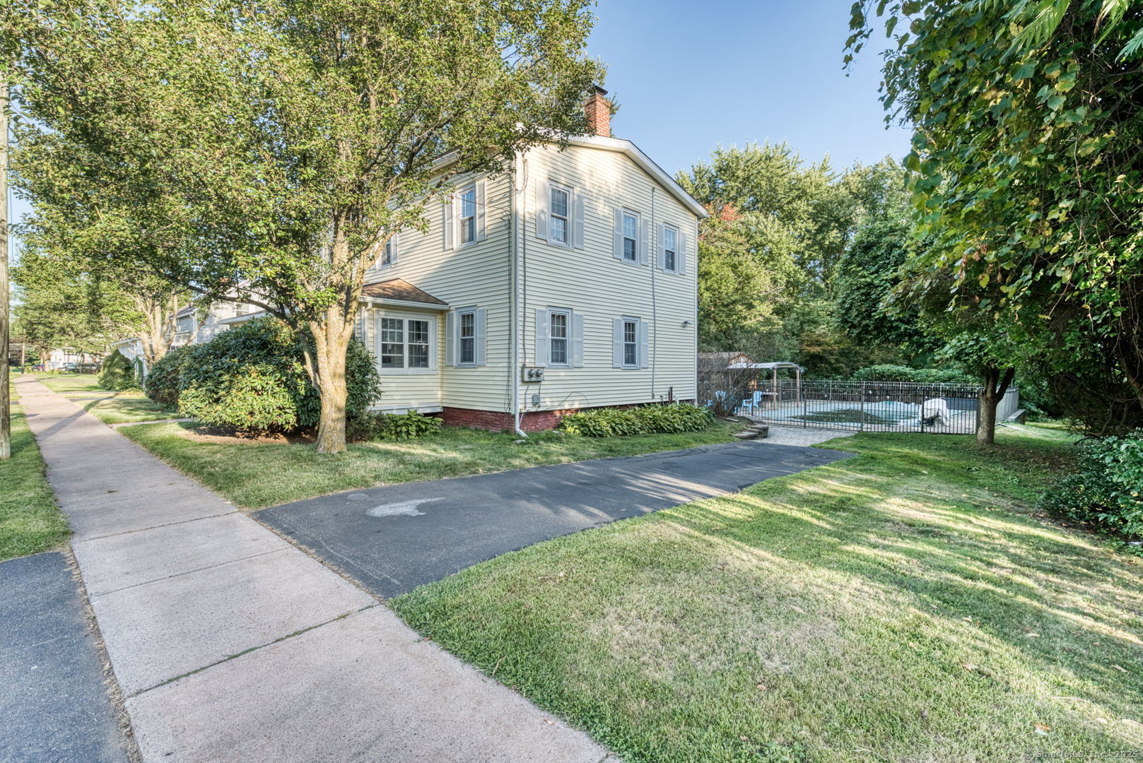 35 Niles Road