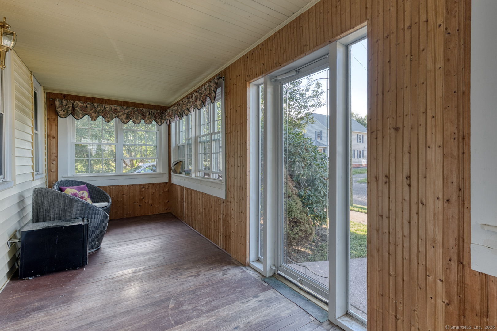 35 Niles Road