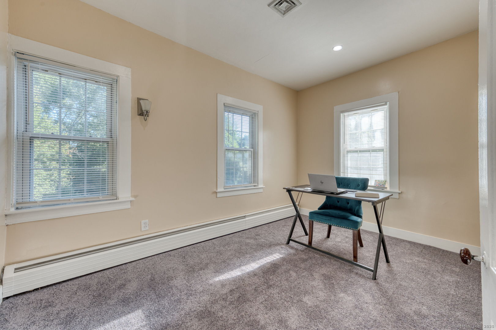35 Niles Road