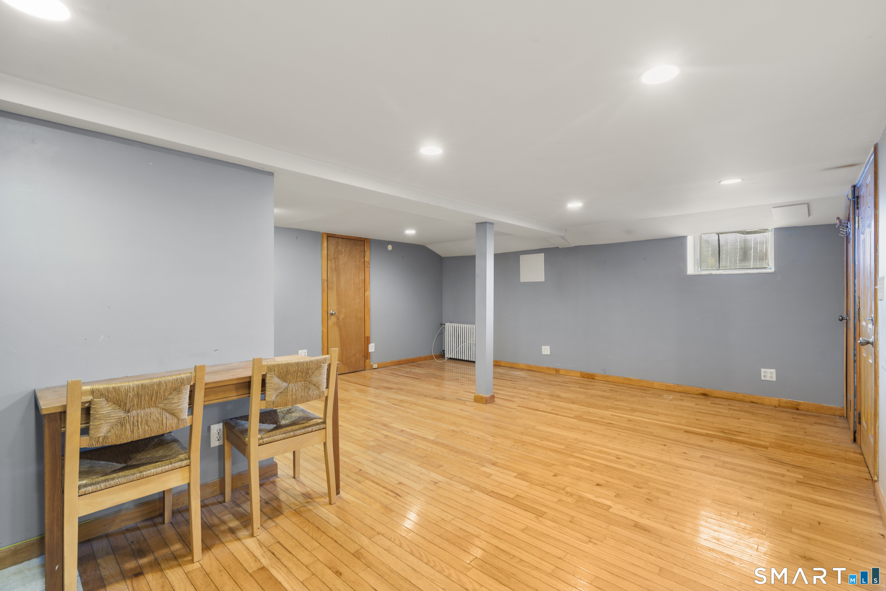 112 Colonial Road