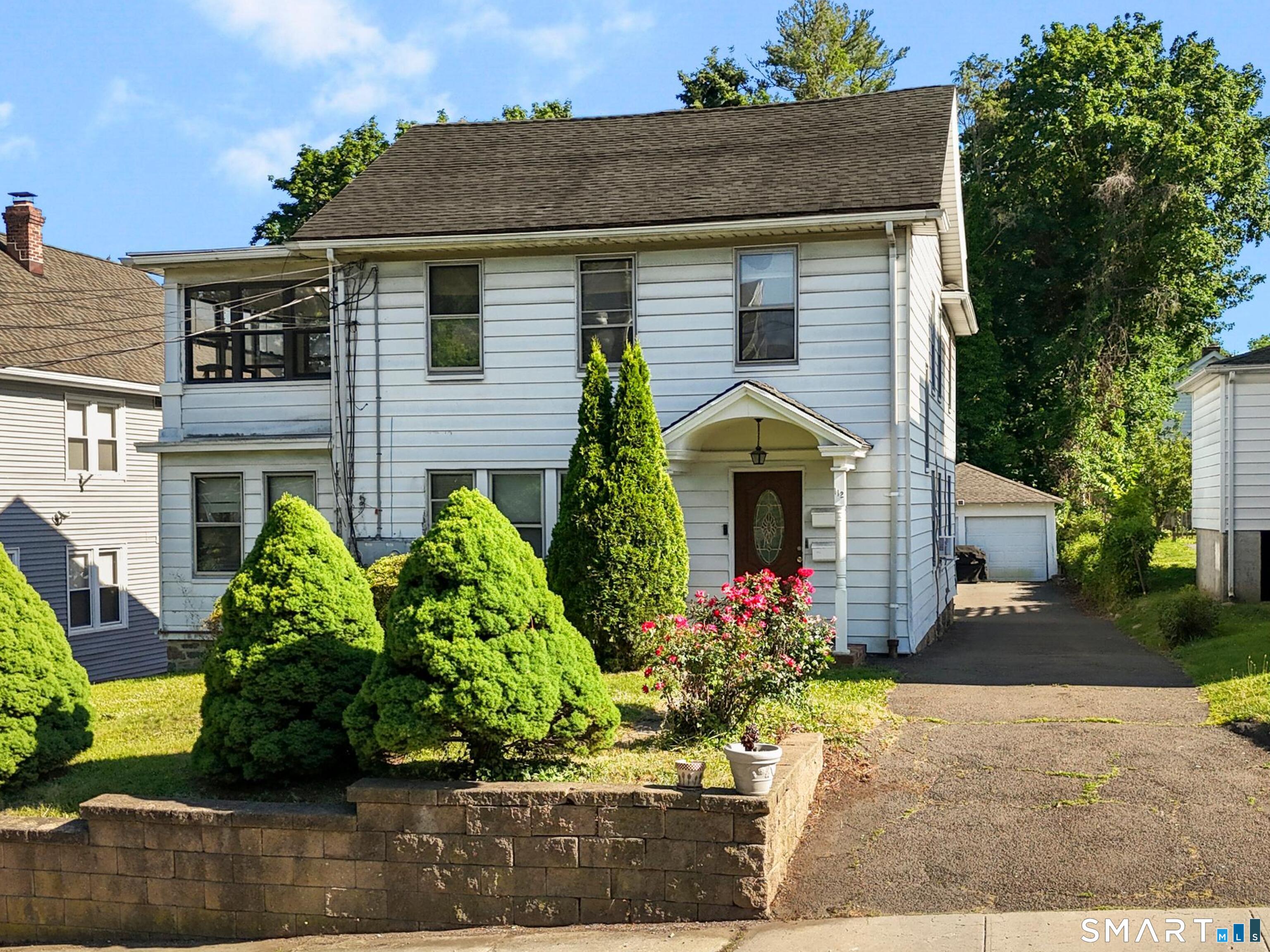 112 Colonial Road