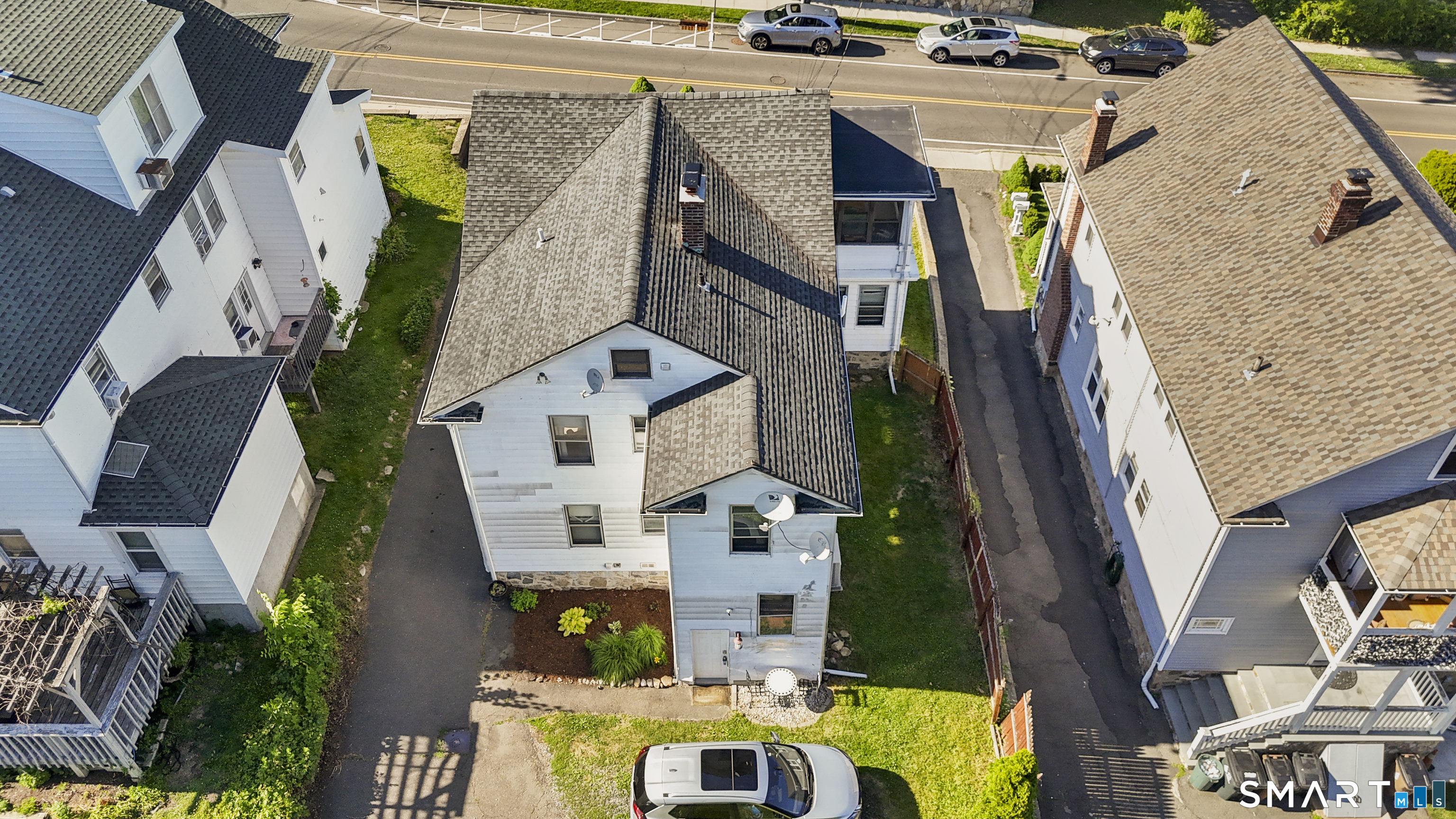 112 Colonial Road