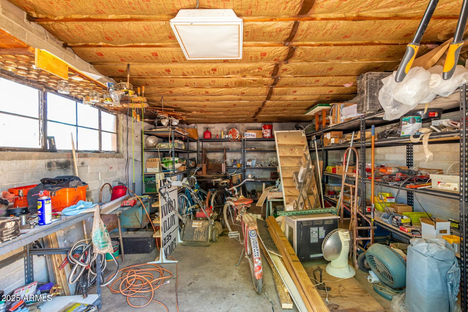 330 W MINNEZONA Avenue