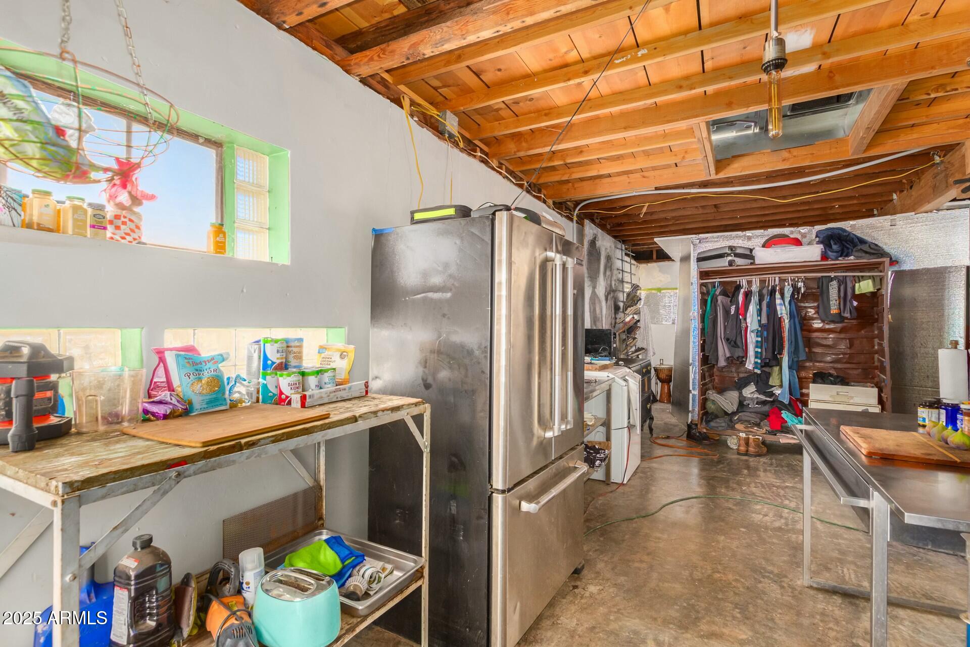 330 W MINNEZONA Avenue