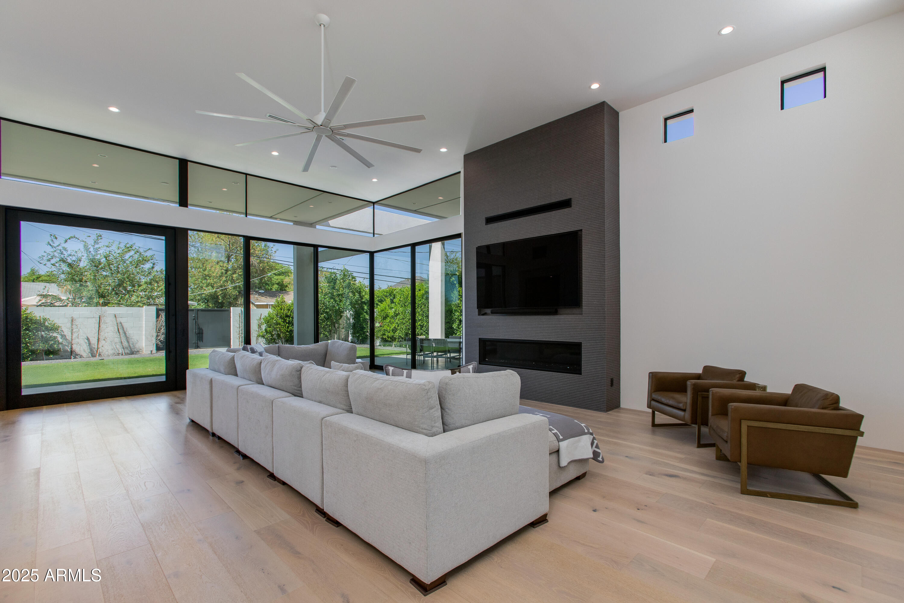 4002 E AVALON Drive
