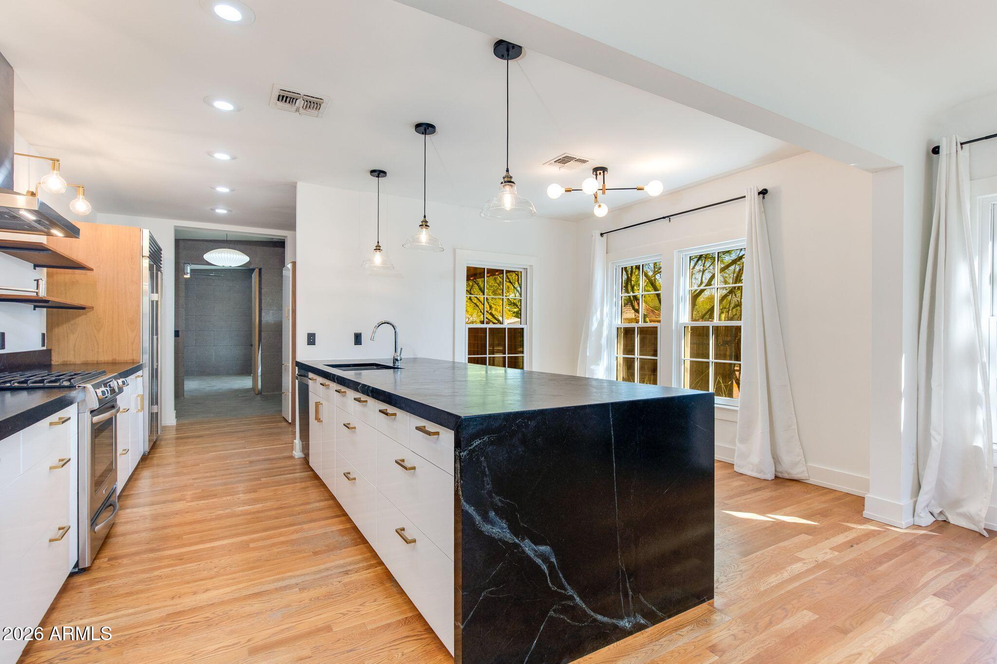 1302 W CULVER Street