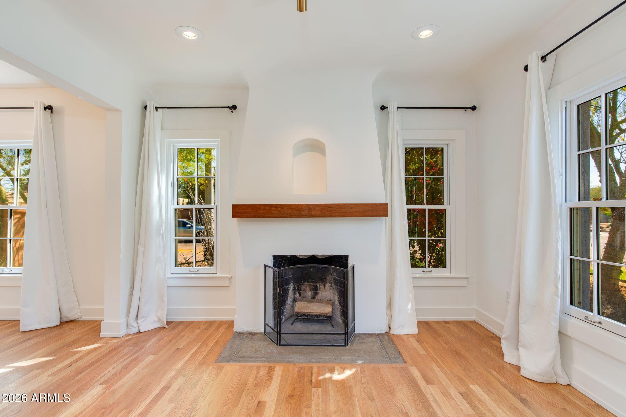 1302 W CULVER Street