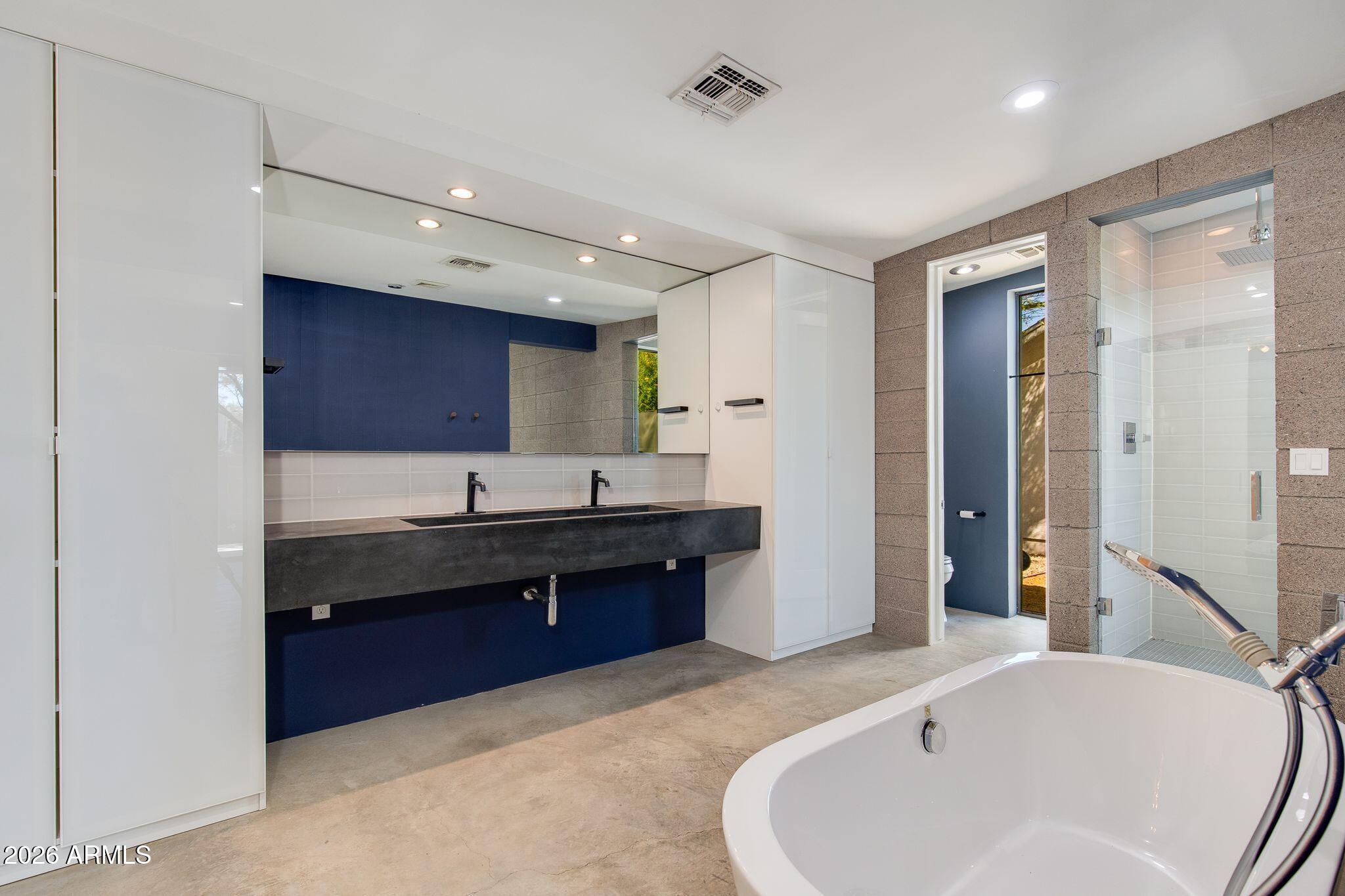 1302 W CULVER Street