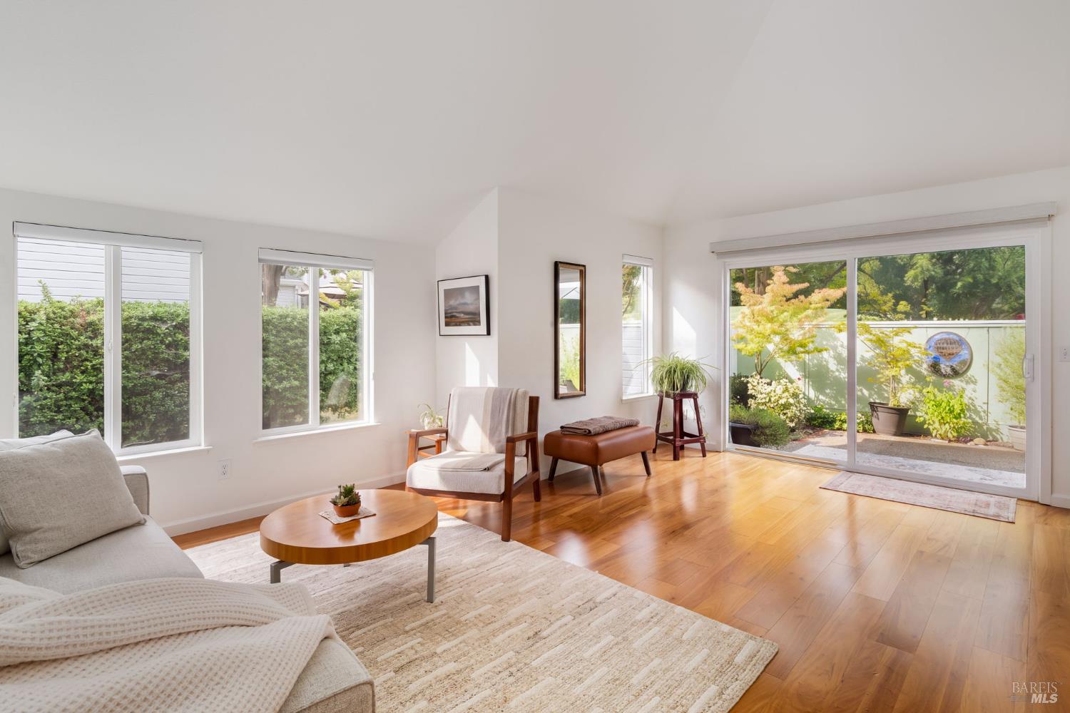 2328 Lakeview Drive