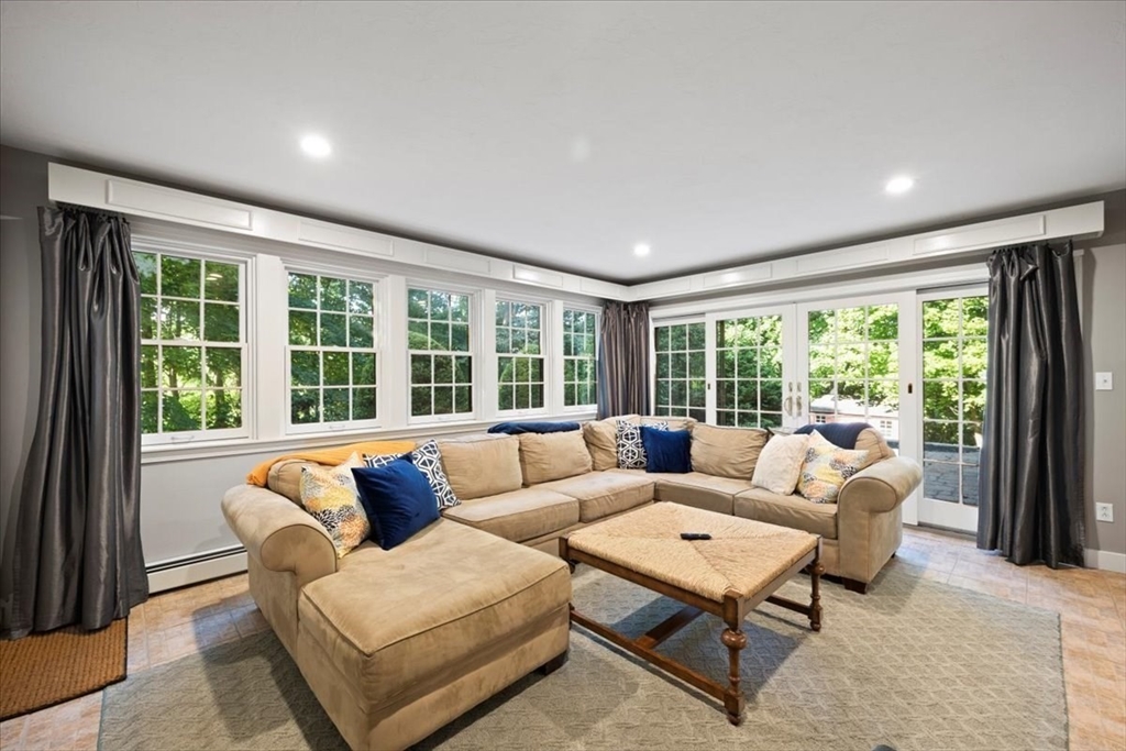 75 Oak Ridge Cir