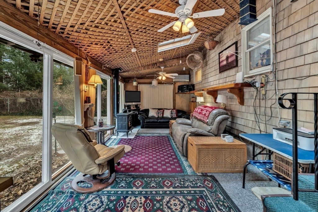 5 Monteiro St