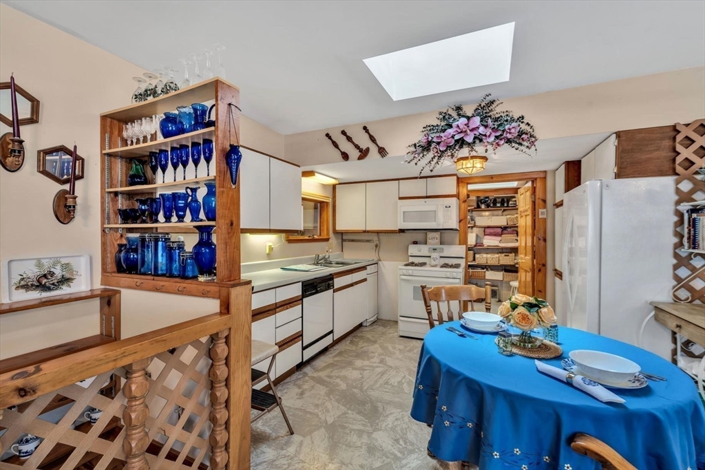 5 Monteiro St