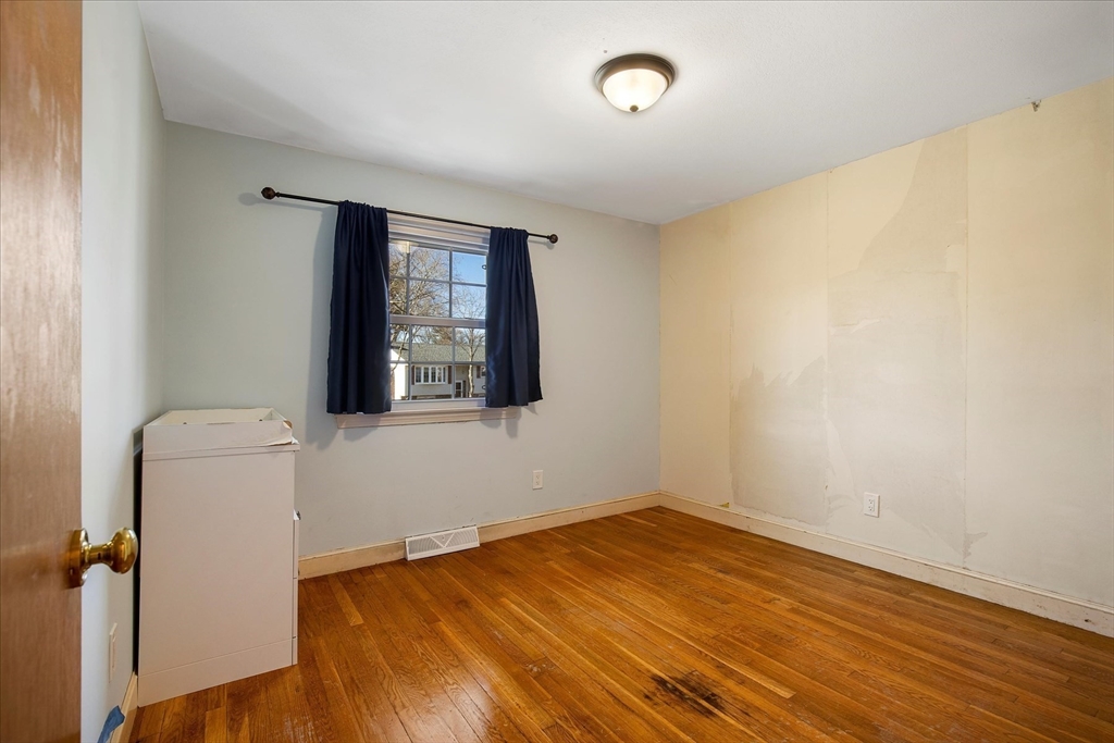 20 Westlea Ter