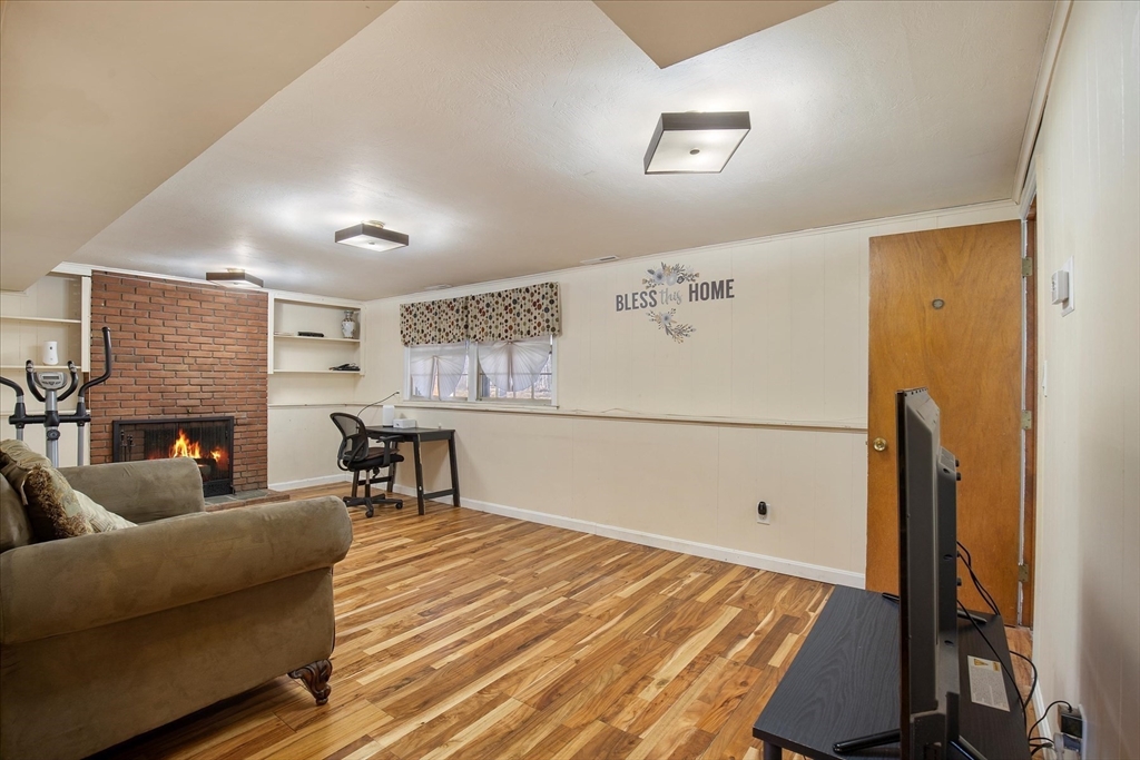20 Westlea Ter