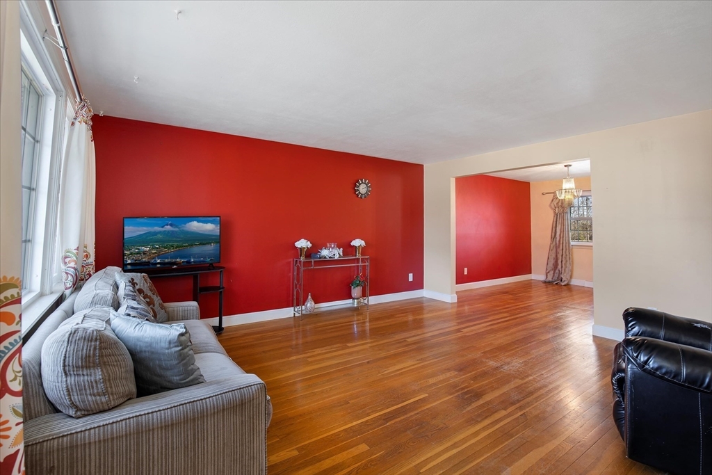 20 Westlea Ter