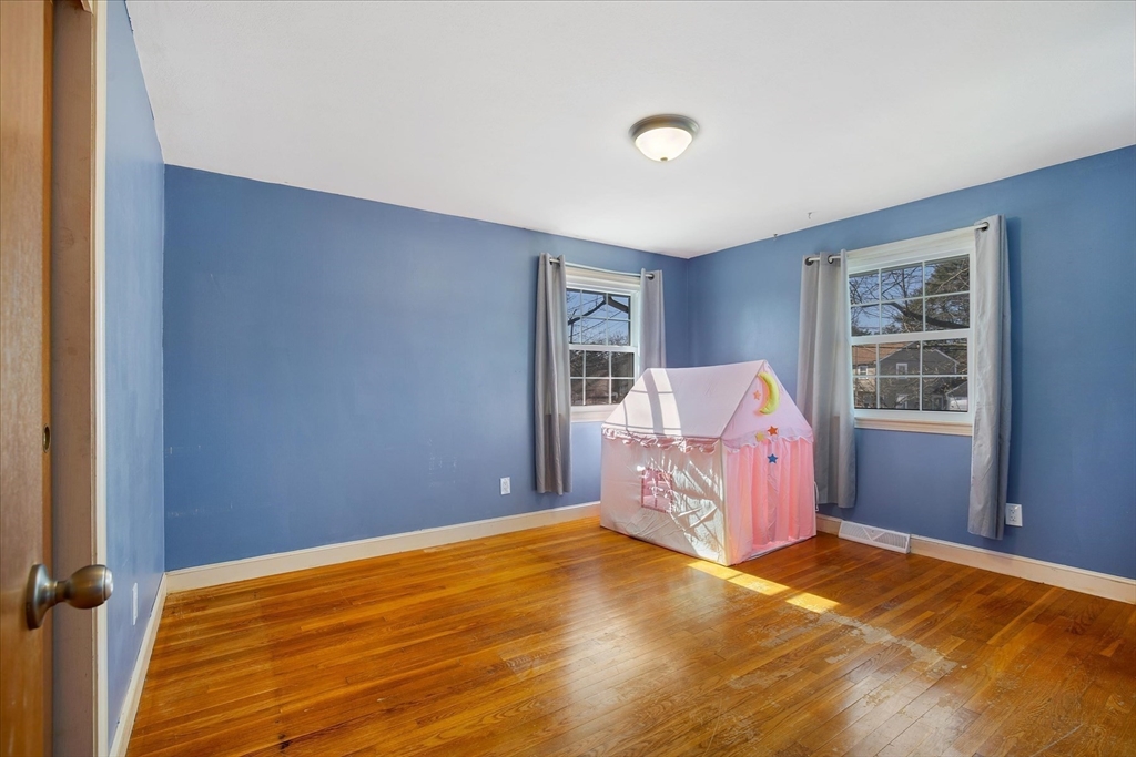 20 Westlea Ter