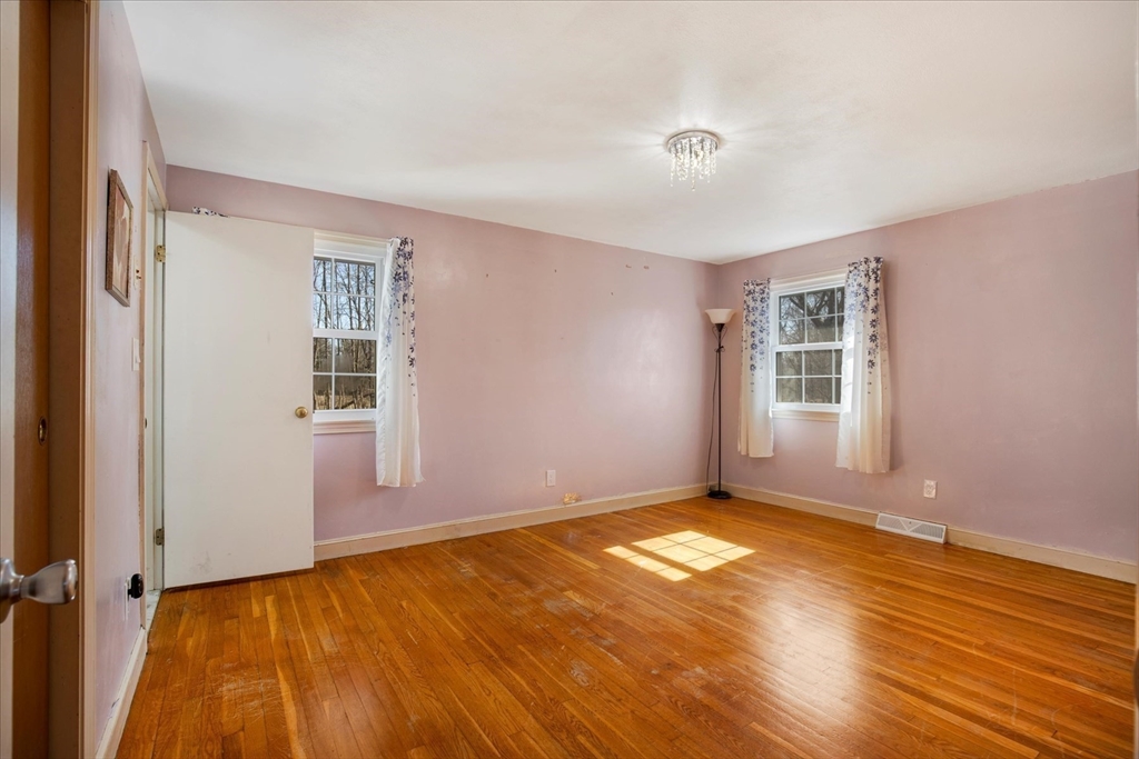 20 Westlea Ter