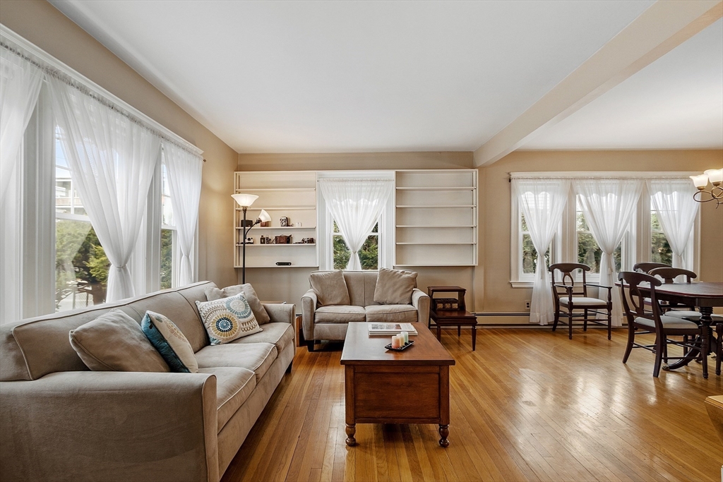 16 Wycliff Ave