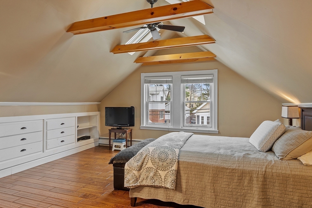 16 Wycliff Ave