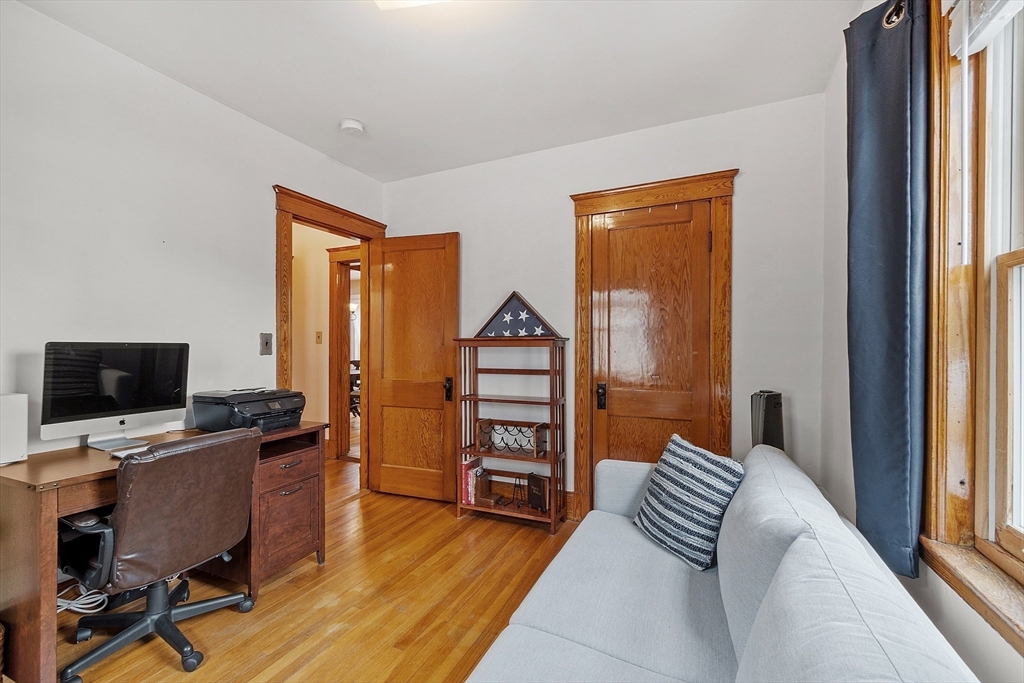 16 Wycliff Ave