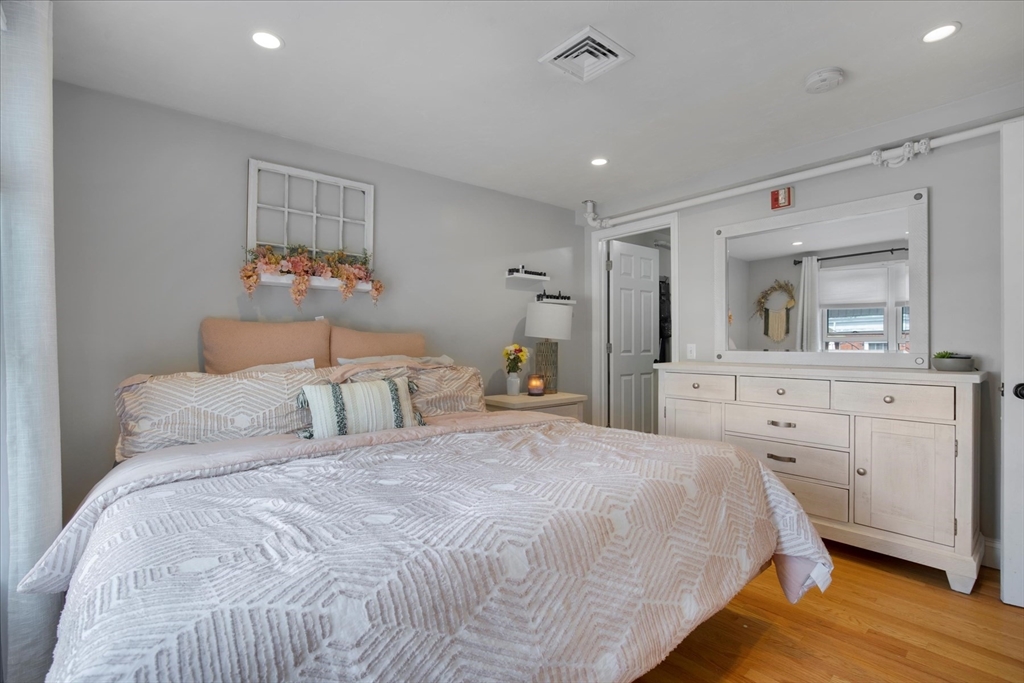 16 Main St # 303